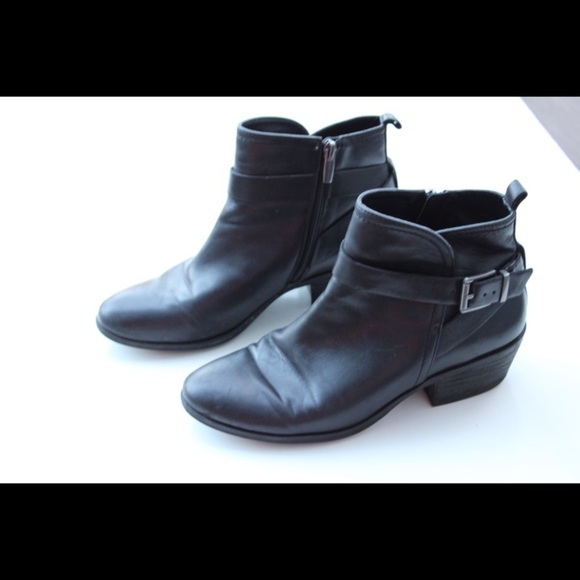 Vince Camuto ankle boots - Picture 2 of 12